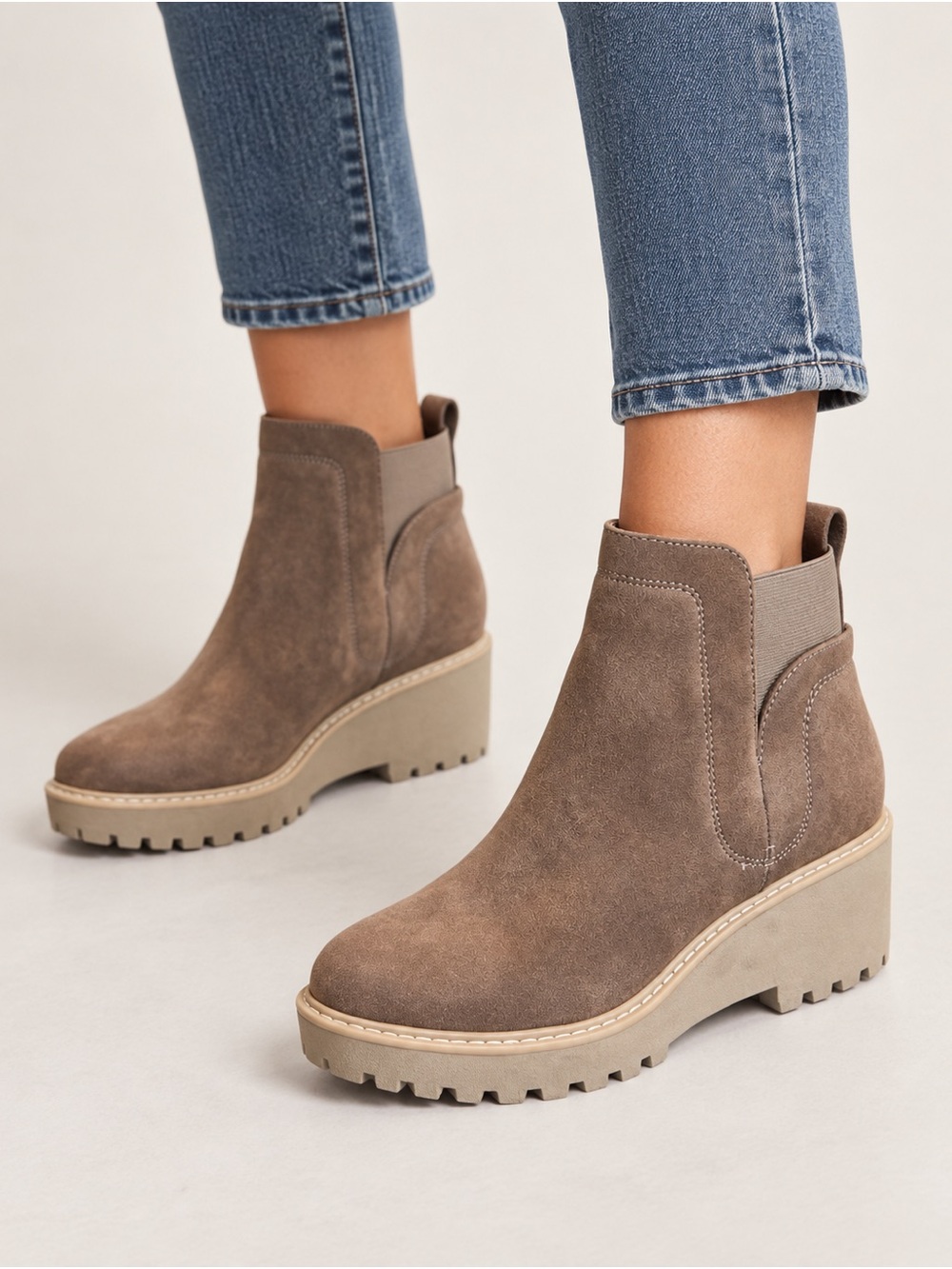 DV Dolce Vita Rango Taupe Suede Chelsea Wedge Lug Sole Ankle Boots Women 9 NWOT